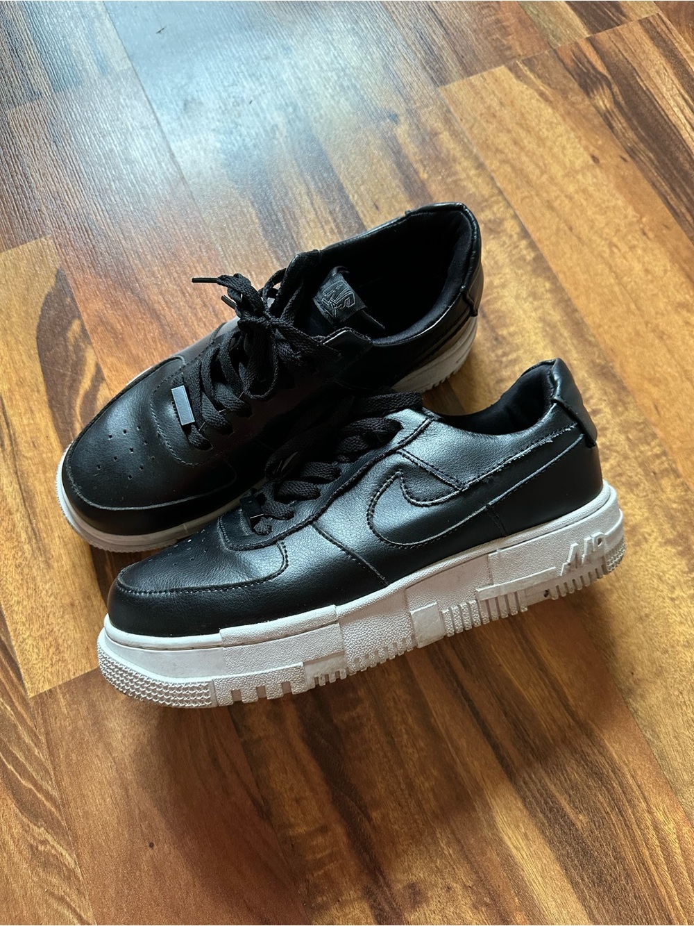 Nike Air Force 1 Low Pixel in Black